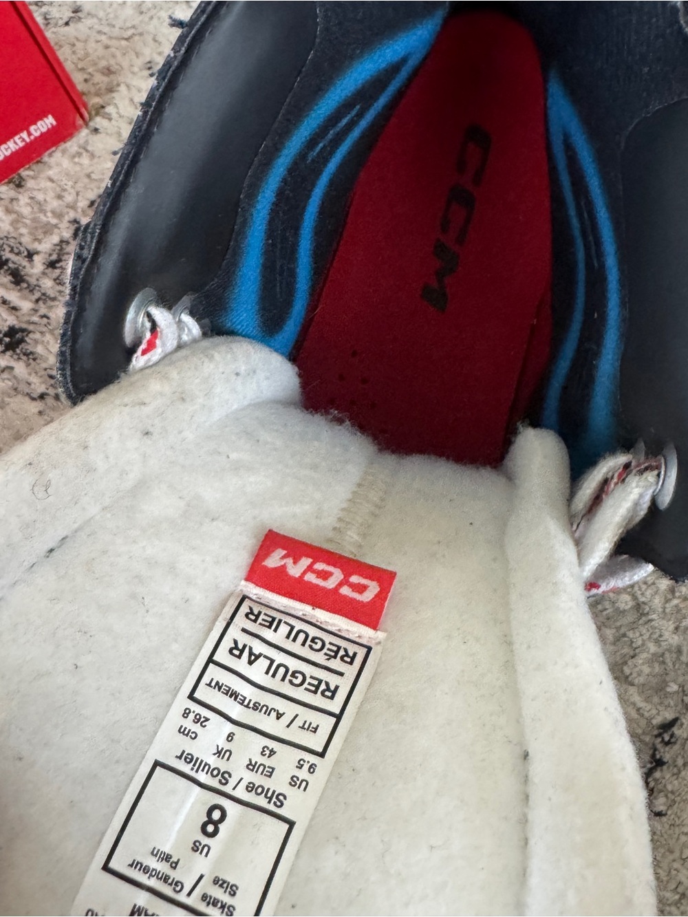 CCM JetSpeed FT670 Hockey Skates - Size 8 Regular - Picture 3 of 12